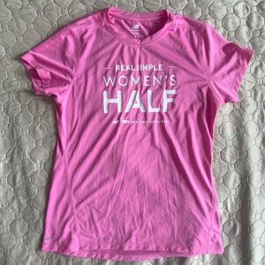 New York road runners women t-shirt size S new balance pink
